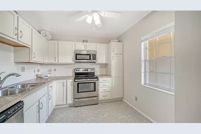 7880 Palm Aire Lane #203, Sarasota, FL 34243 - Photo 14