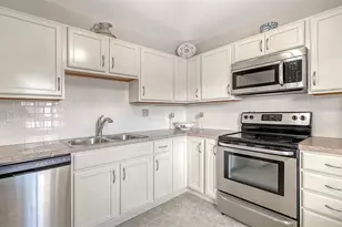 7880 Palm Aire Ln, Sarasota, FL 34243 - Photo 18