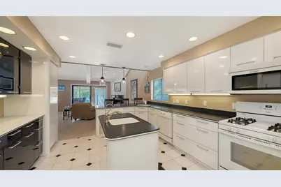 3131 Bayou Sound, Longboat Key, FL 34228 - Photo 20