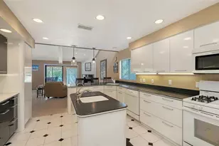 3131 Bayou Sound, Longboat Key, FL 34228 - Photo 20