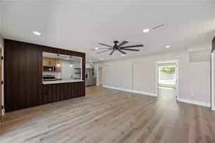 2770 Wood St, Sarasota, FL 34237 - Photo 14