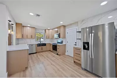 2770 Wood Street, Sarasota, FL 34237 - Photo 2
