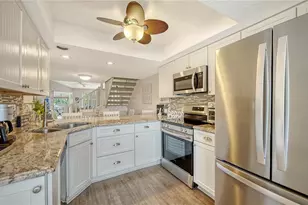 1350 Siesta Bayside Dr, Sarasota, FL 34242 - Photo 6