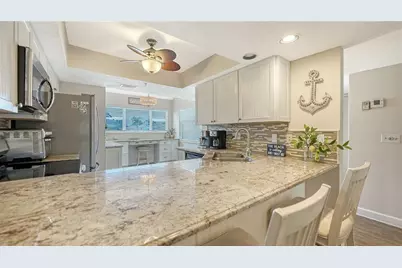 1350 Siesta Bayside Drive #1350B, Sarasota, FL 34242 - Photo 8