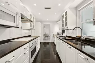 550 De Narvaez Dr, Longboat Key, FL 34228 - Photo 10