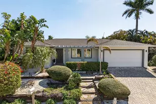 550 De Narvaez Dr, Longboat Key, FL 34228 - Photo 2