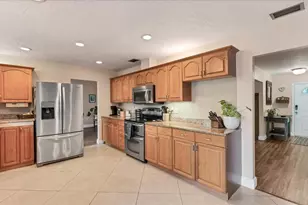 5237 Turtle Creek Ln, Sarasota, FL 34232 - Photo 10