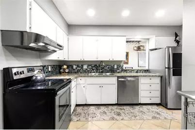 2224 Bahia Vista Street #E6, Sarasota, FL 34239 - Photo 2