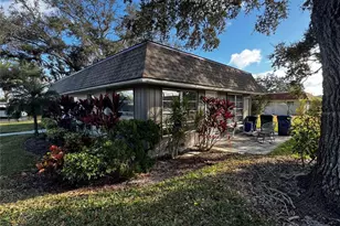 1335 Glendale Cir W, Sarasota, FL 34232 - Photo 2