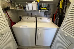 1335 Glendale Cir W, Sarasota, FL 34232 - Photo 18