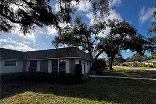 1335 Glendale Cir W, Sarasota, FL 34232 - Photo 4