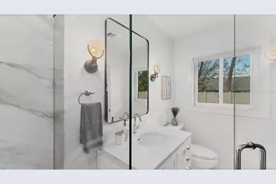 2411 Valencia Drive, Sarasota, FL 34239 - Photo 32