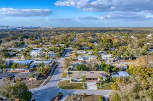 2411 Valencia Dr, Sarasota, FL 34239 - Photo 54