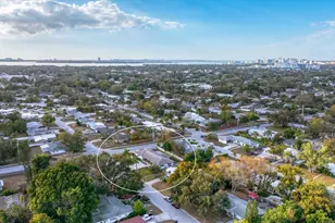 2411 Valencia Dr, Sarasota, FL 34239 - Photo 48