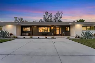 2411 Valencia Dr, Sarasota, FL 34239 - Photo 4