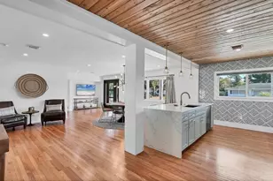 2411 Valencia Dr, Sarasota, FL 34239 - Photo 26