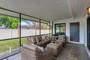 2411 Valencia Dr, Sarasota, FL 34239 - Photo 38