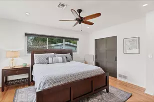 2411 Valencia Dr, Sarasota, FL 34239 - Photo 30