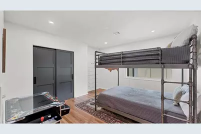 2411 Valencia Drive, Sarasota, FL 34239 - Photo 34