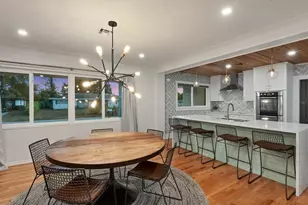 2411 Valencia Dr, Sarasota, FL 34239 - Photo 10