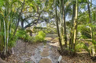 1508 Pelican Cove Rd, Sarasota, FL 34231 - Photo 24