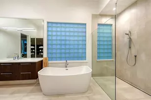 324 Bayshore Dr, Osprey, FL 34229 - Photo 22