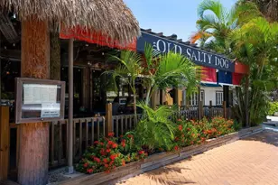 5119 Oxford Dr, Sarasota, FL 34242 - Photo 56