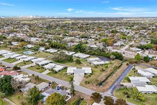 3206 Village Green Dr, Sarasota, FL 34239 - Photo 42