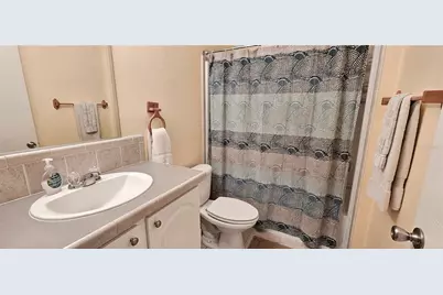 140 Southwinds Drive, Sarasota, FL 34231 - Photo 6