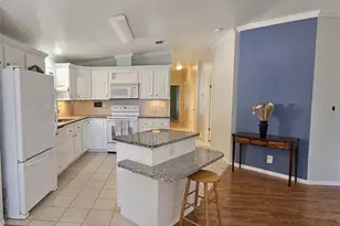 140 Southwinds Dr, Sarasota, FL 34231 - Photo 6