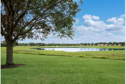 7811 Bergamo Avenue, Sarasota, FL 34238 - Photo 32