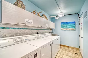 225 Hour Glass Way, Sarasota, FL 34242 - Photo 38