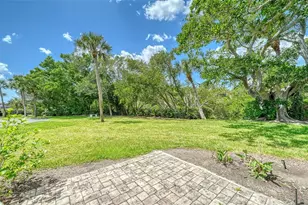 225 Hour Glass Way, Sarasota, FL 34242 - Photo 18