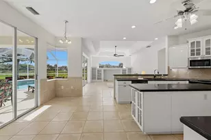 6228 Aventura Dr, Sarasota, FL 34241 - Photo 10