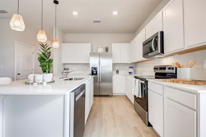 12723 Iris Blossom Road, Sarasota, FL 34238 - Photo 8