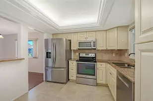 2603 Riverbluff Pkwy, Sarasota, FL 34231 - Photo 16