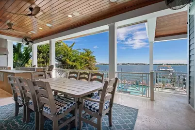 110 10th Street S, Bradenton Beach, FL 34217 - Photo 26