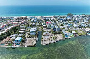 2111 Avenue B, Bradenton Beach, FL 34217 - Photo 38