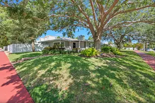 140 S Boulevard of the Presidents, Sarasota, FL 34236 - Photo 2