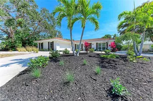 5507 Contento Dr, Sarasota, FL 34242 - Photo 8
