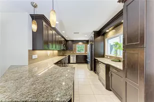 5507 Contento Dr, Sarasota, FL 34242 - Photo 18