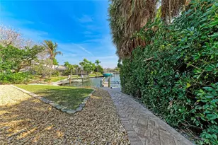5507 Contento Dr, Sarasota, FL 34242 - Photo 42