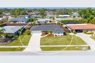 6802 Roxbury Drive, Sarasota, FL 34231 - Photo 2