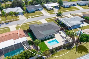 6802 Roxbury Dr, Sarasota, FL 34231 - Photo 36
