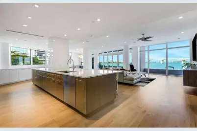 280 Golden Gate Point #200, Sarasota, FL 34236 - Photo 12
