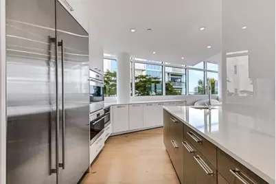 280 Golden Gate Point #200, Sarasota, FL 34236 - Photo 20