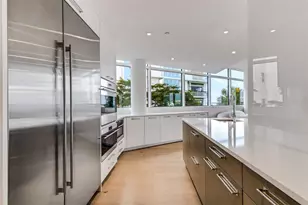 280 Golden Gate Point, Sarasota, FL 34236 - Photo 20