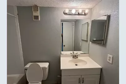 2760 Coconut Bay Lane #235 (3E), Sarasota, FL 34237 - Photo 10