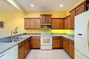 5609 Spanish Point Ct, Palmetto, FL 34221 - Photo 4