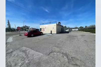 2615 14th Street W, Bradenton, FL 34205 - Photo 2